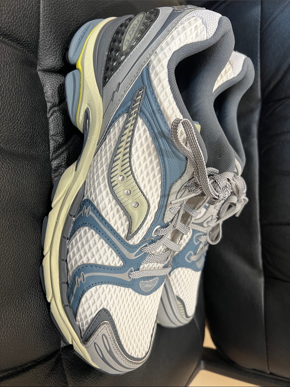 Saucony shoes